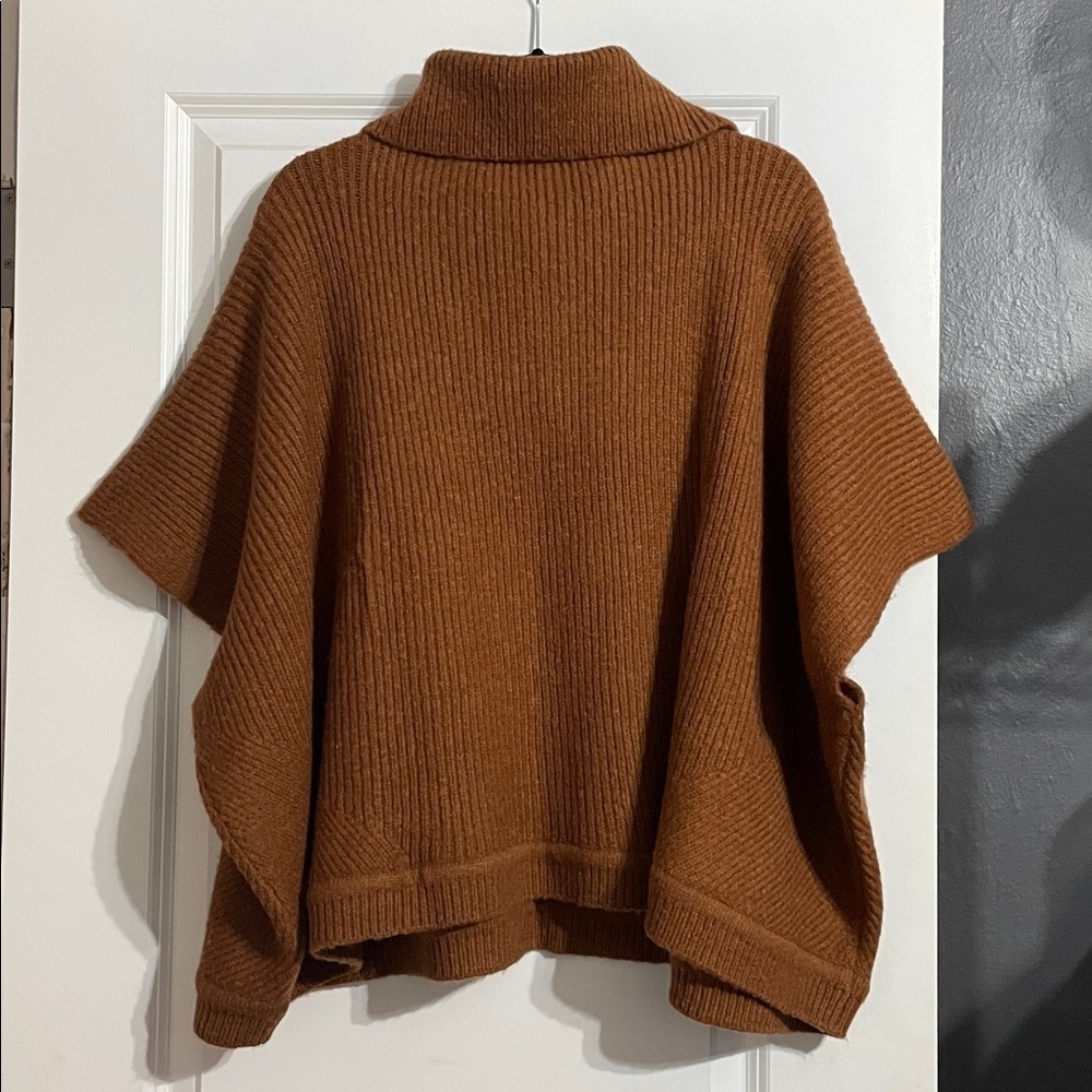 Ann Taylor Ribbed Zip Poncho Sweater Size XS/S
Wool Blend - Picture 6 of 10